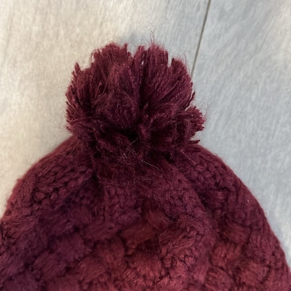 OSFM Winter Hat Pom Pom Burgundy - Picture 2 of 5